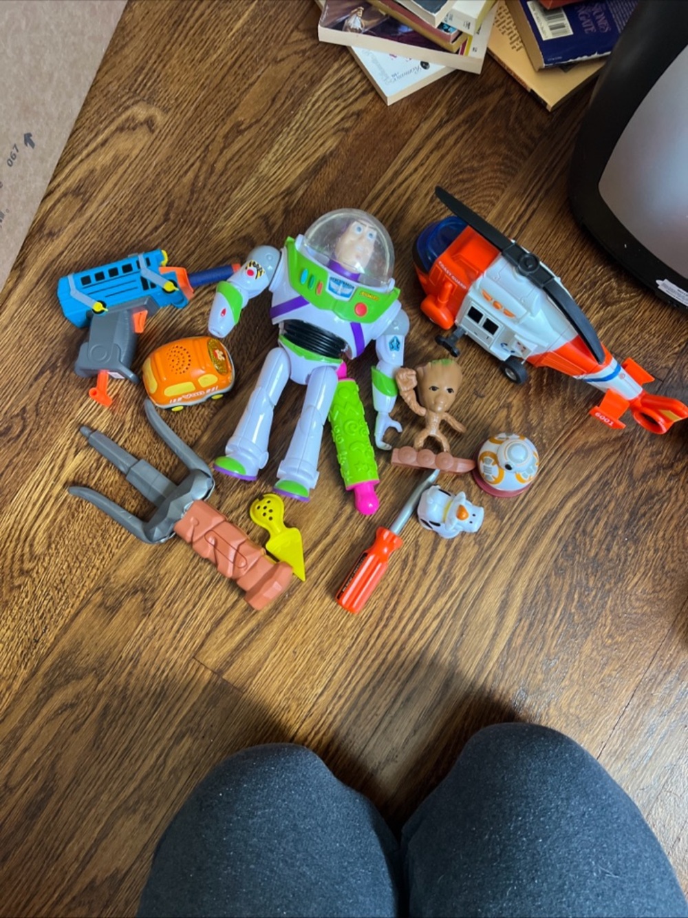 Buzz Lightyear Action Figure Playset - White, Green & Purple